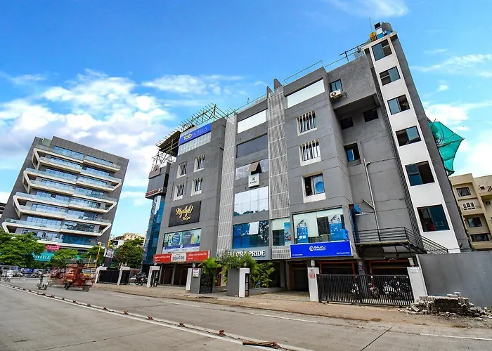 Fabhotel Gargi Inn - Near Balewadi Stadium